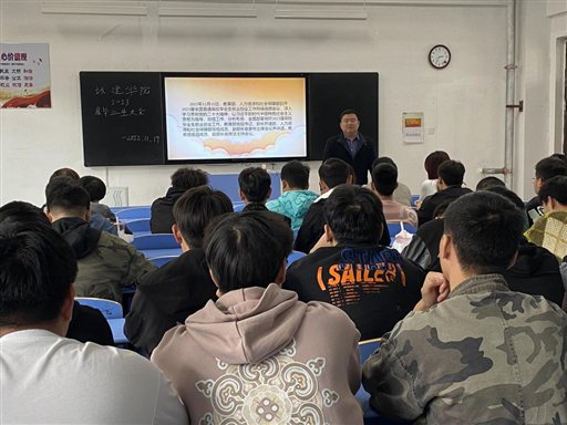 79CD7B968B385599EE5835DF70625DE2