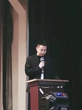 C:\Users\23144\Desktop\e4277711d4a7ce3e1d2abd65363bf2f.jpge4277711d4a7ce3e1d2abd65363bf2f