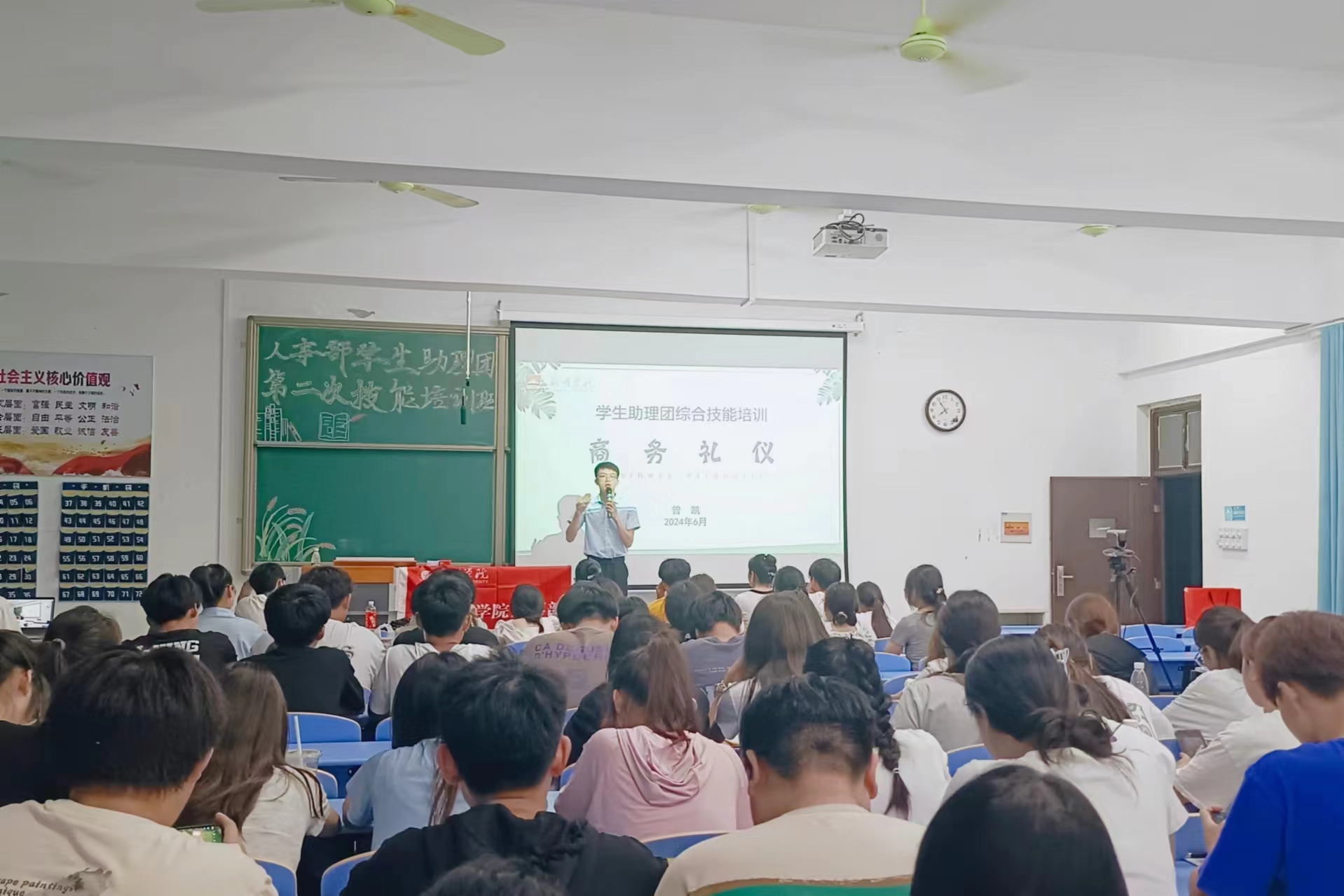 aae838d2238294f51870ac82ae5e269.jpg aae838d2238294f51870ac82ae5e269.jpg