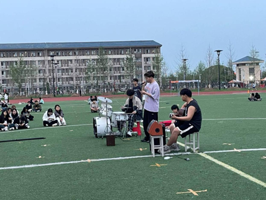 4e1d314ca7460b0564cc1eab68f1973.png 4e1d314ca7460b0564cc1eab68f1973.png