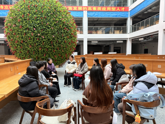 校领导深入一线面对面，凝思聚力向未来—— 副校长刘瑾与学子多点位沉浸式研讨，共话成长